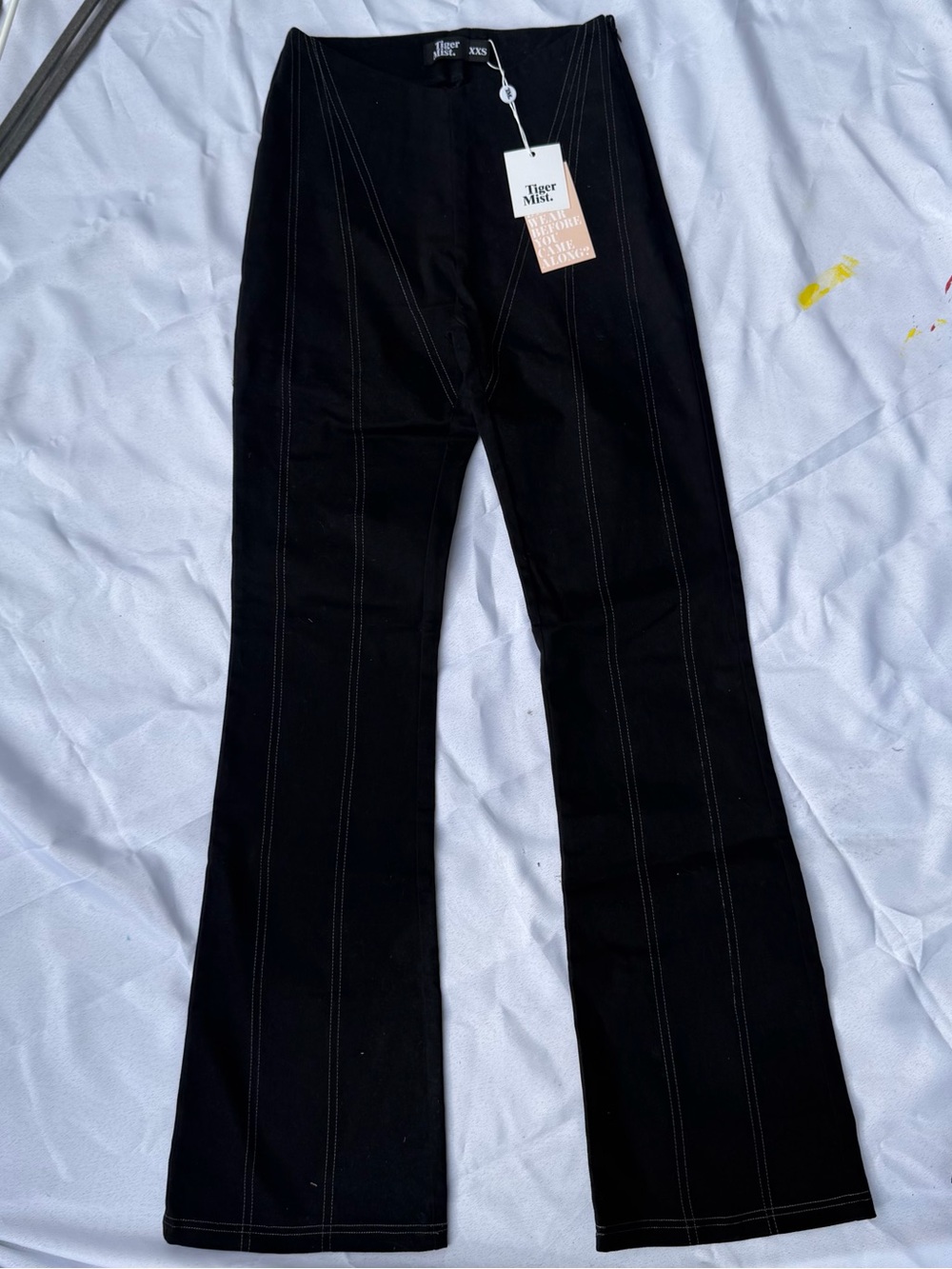NWT Tiger Mist Black Wide Leg Flare Jeans with Contrast Stitching